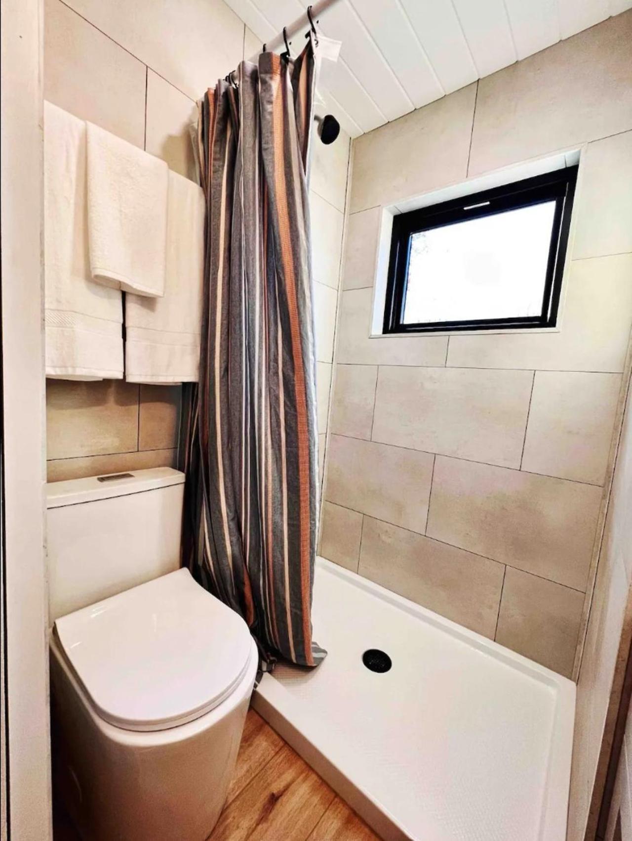 The Endeavor Tiny Home! Elizabethtown Buitenkant foto